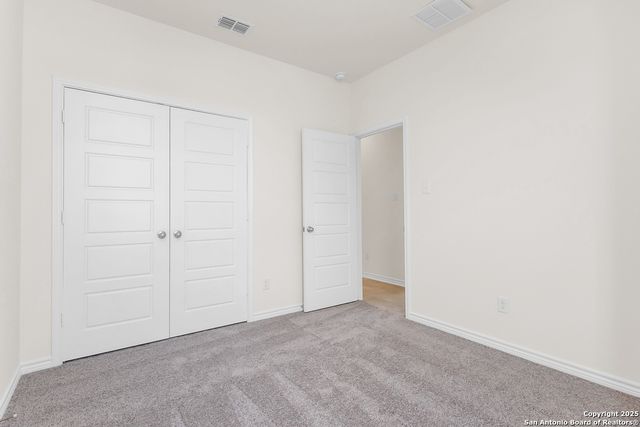 4121 WOODSIDE DR, Seguin, TX 78155