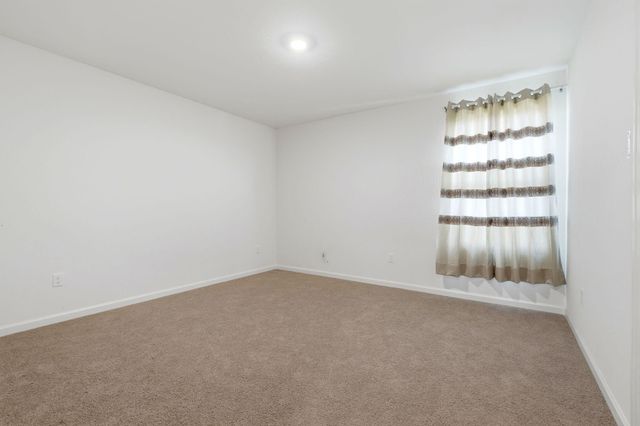 2456 Wolf Creek Place, Tulare, CA 93274