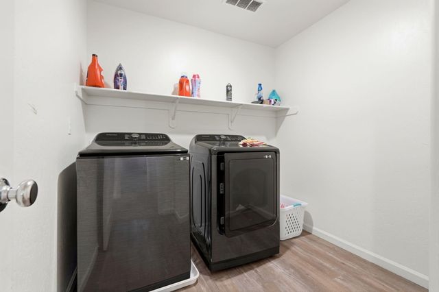 2456 Wolf Creek Place, Tulare, CA 93274