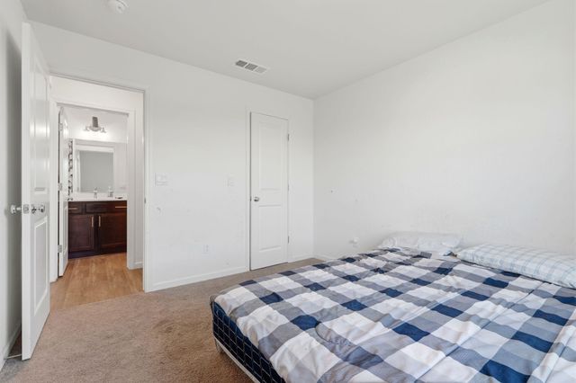 2456 Wolf Creek Place, Tulare, CA 93274