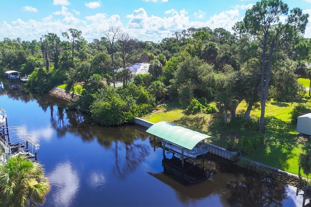 Image 8 of property listing at 321 HOFFER STREET, Port Charlotte, FL 33953