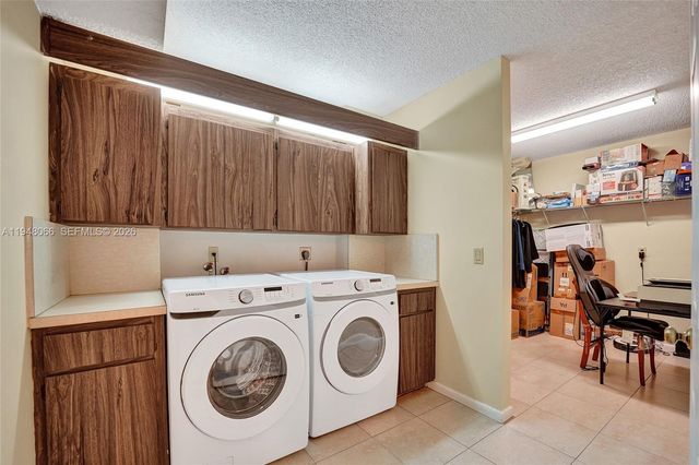 1713 Whitehall Dr 304, Davie, FL 33324