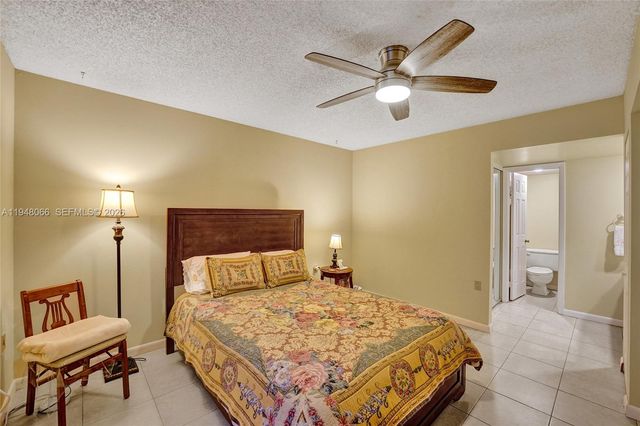 1713 Whitehall Dr 304, Davie, FL 33324