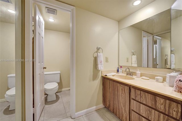 1713 Whitehall Dr 304, Davie, FL 33324