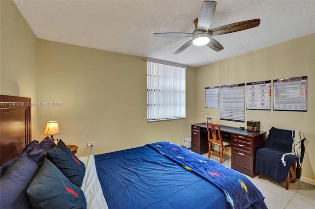 1713 Whitehall Dr 304, Davie, FL 33324