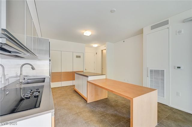 3726 Las Vegas Boulevard 1811, Las Vegas, NV 89158