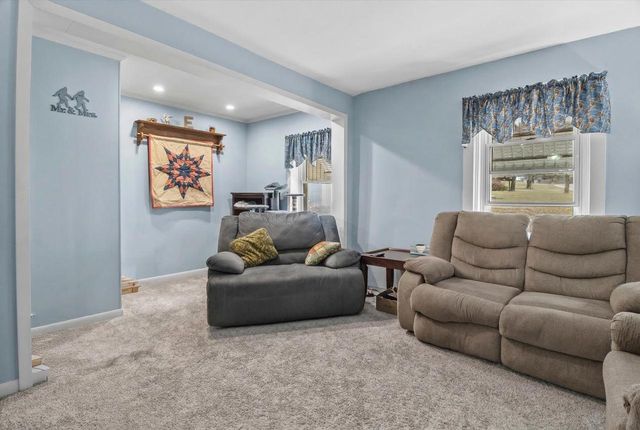 1520 Sandy Lane, Watertown, WI 53098