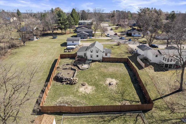 1520 Sandy Lane, Watertown, WI 53098