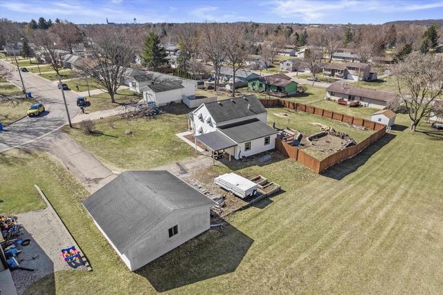 1520 Sandy Lane, Watertown, WI 53098