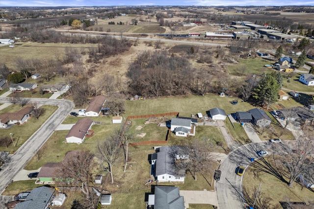 1520 Sandy Lane, Watertown, WI 53098