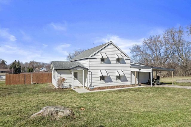 1520 Sandy Lane, Watertown, WI 53098