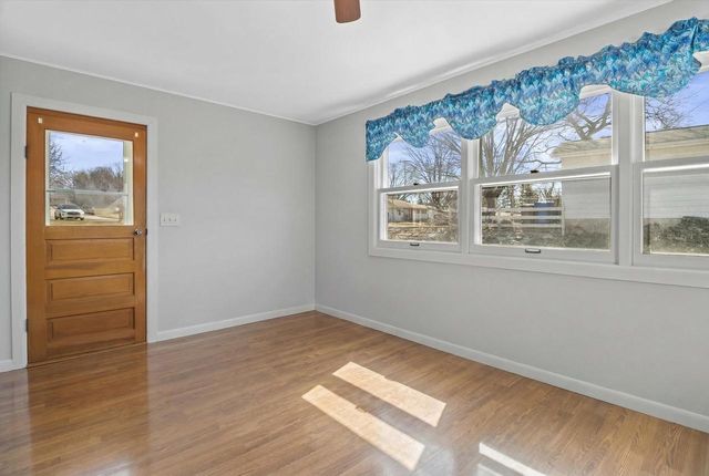 1520 Sandy Lane, Watertown, WI 53098