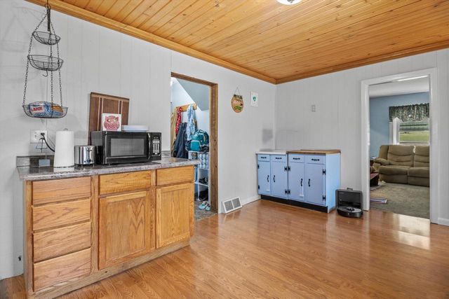 1520 Sandy Lane, Watertown, WI 53098