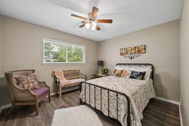 2102 Casa Rio Circle, Dickinson, TX 77539