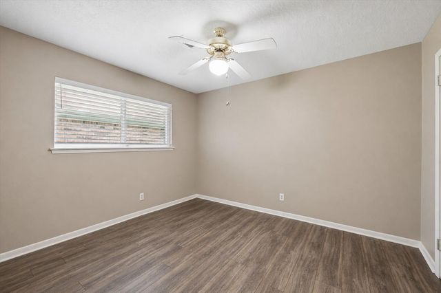 2102 Casa Rio Circle, Dickinson, TX 77539