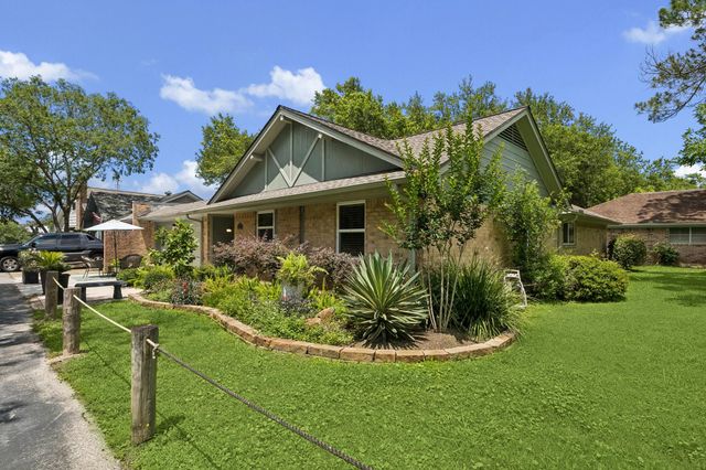 2102 Casa Rio Circle, Dickinson, TX 77539