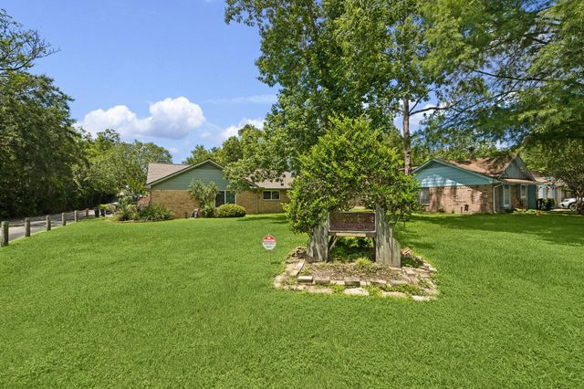 2102 Casa Rio Circle, Dickinson, TX 77539