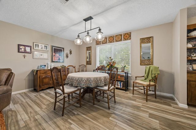 2102 Casa Rio Circle, Dickinson, TX 77539