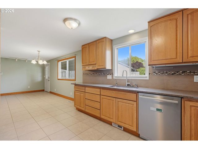21251 Sw AUGUSTA St, Aloha, OR 97003