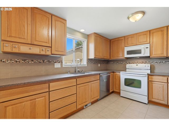 21251 Sw AUGUSTA St, Aloha, OR 97003