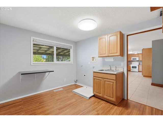 21251 Sw AUGUSTA St, Aloha, OR 97003