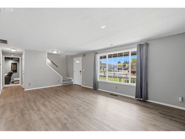 21251 Sw AUGUSTA St, Aloha, OR 97003