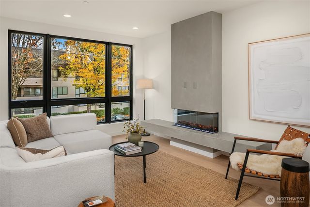 417 99th Avenue NE, Bellevue, WA 98004