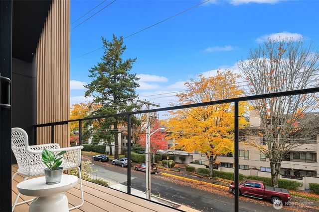 417 99th Avenue NE, Bellevue, WA 98004