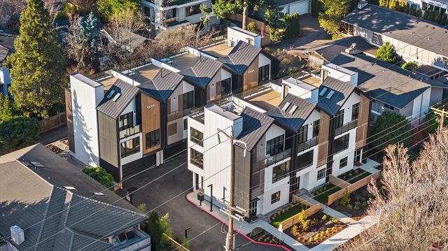 417 99th Avenue NE, Bellevue, WA 98004