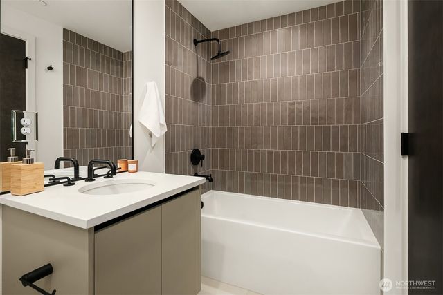 417 99th Avenue NE, Bellevue, WA 98004