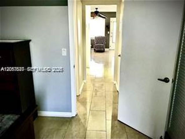 900 SW 11th Ave 17C, Hallandale Beach, FL 33009