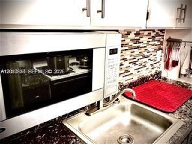 900 SW 11th Ave 17C, Hallandale Beach, FL 33009