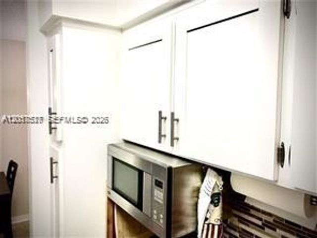 900 SW 11th Ave 17C, Hallandale Beach, FL 33009