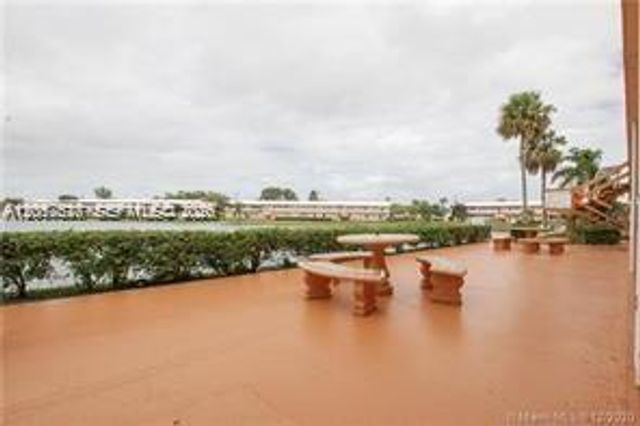 900 SW 11th Ave 17C, Hallandale Beach, FL 33009