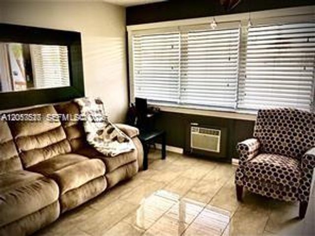 900 SW 11th Ave 17C, Hallandale Beach, FL 33009