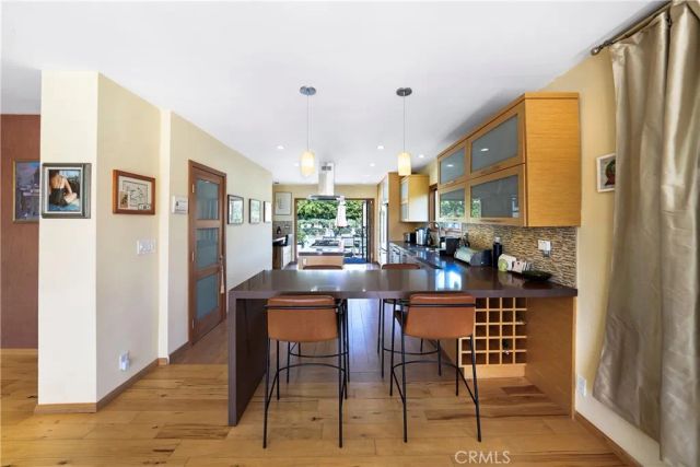 10707 Rochester, Los Angeles, CA 90024