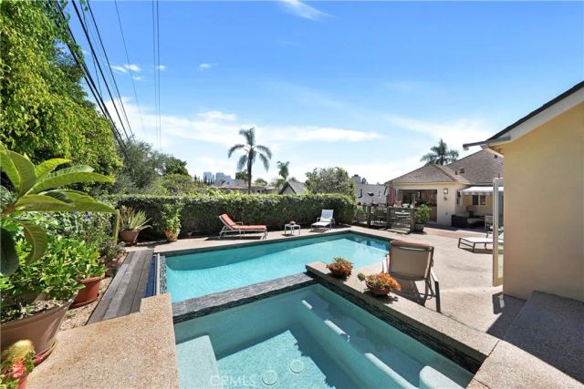 10707 Rochester, Los Angeles, CA 90024