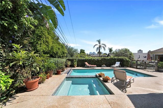 10707 Rochester, Los Angeles, CA 90024