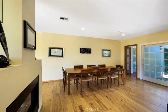 10707 Rochester, Los Angeles, CA 90024