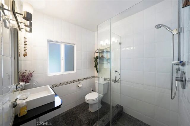 10707 Rochester, Los Angeles, CA 90024