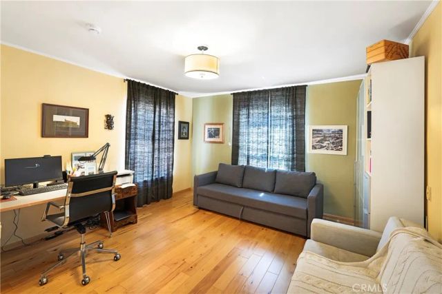 10707 Rochester, Los Angeles, CA 90024