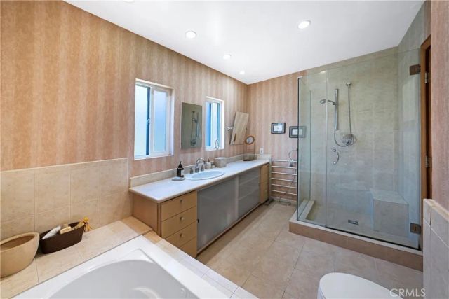 10707 Rochester, Los Angeles, CA 90024