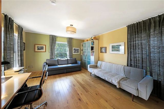 10707 Rochester, Los Angeles, CA 90024