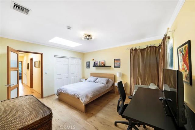 10707 Rochester, Los Angeles, CA 90024