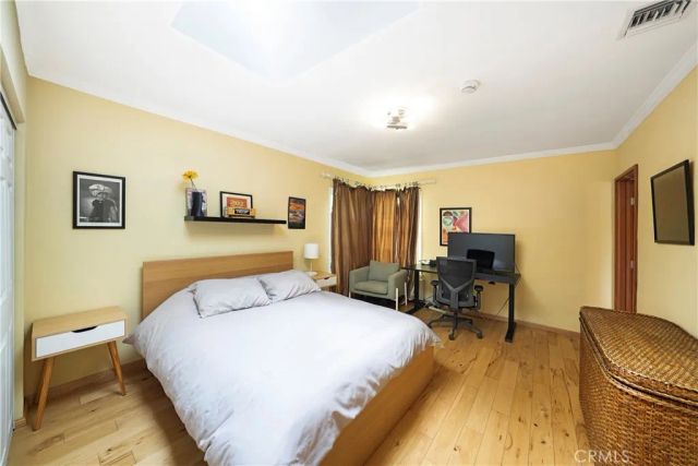 10707 Rochester, Los Angeles, CA 90024