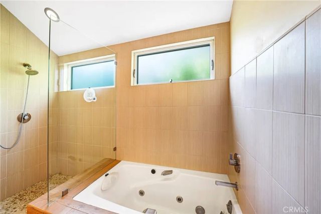 10707 Rochester, Los Angeles, CA 90024