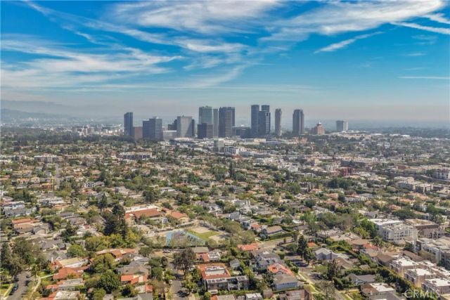 10707 Rochester, Los Angeles, CA 90024