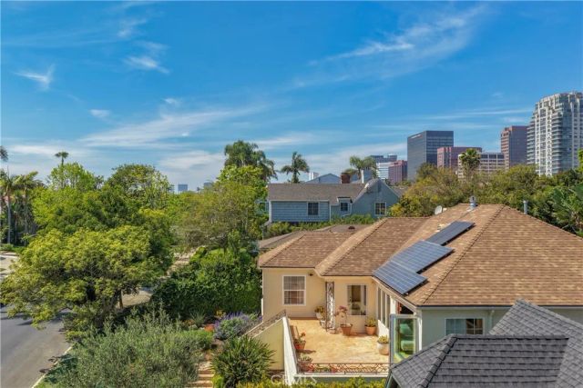 10707 Rochester, Los Angeles, CA 90024