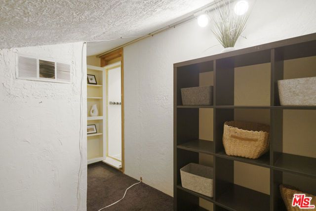 7618 Maynard Avenue, West Hills (los Angeles), CA 91304