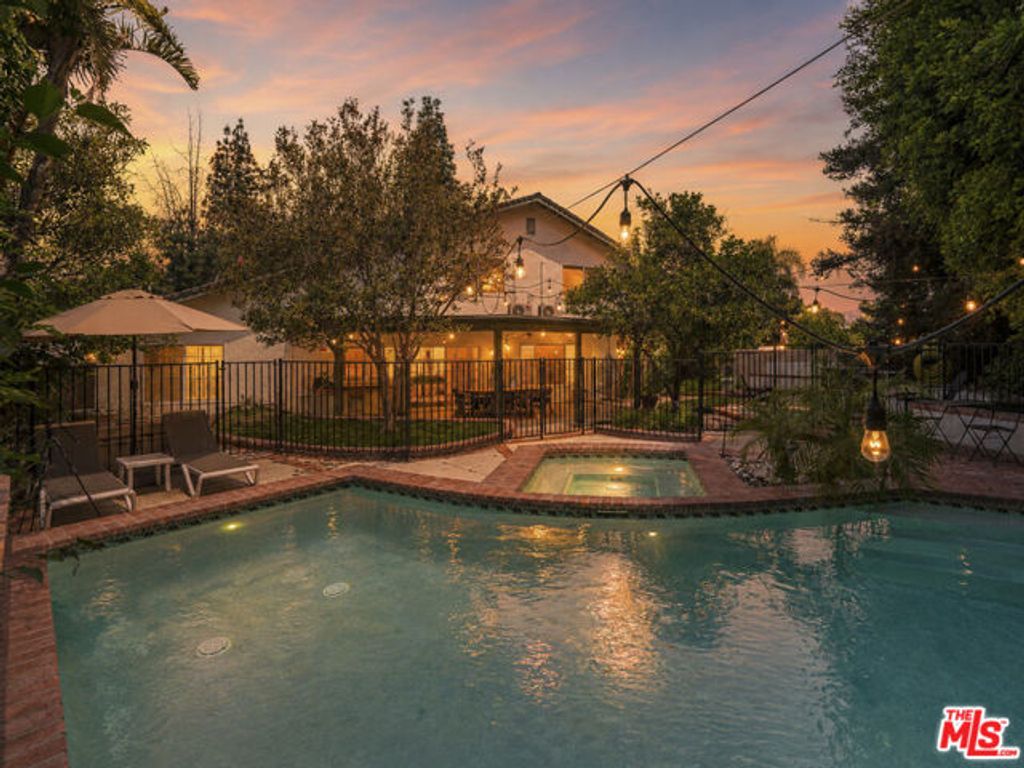 7618 Maynard Avenue, West Hills (los Angeles), CA 91304